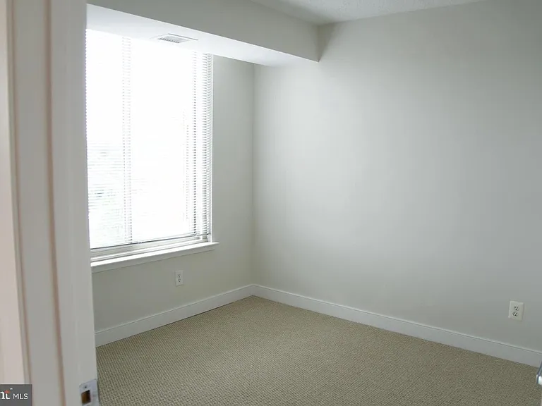 7500 Woodmont Ave #S1019 — Photo 11