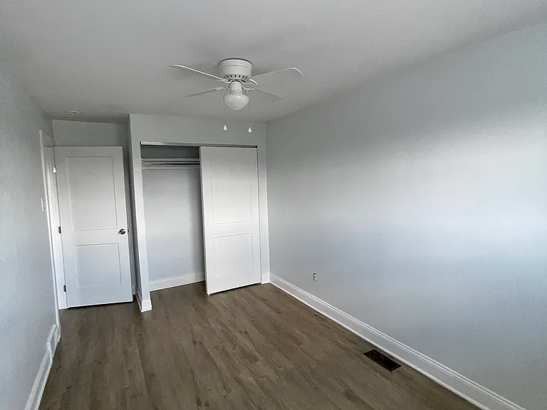 1021 W Oxford St — Photo 15