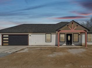 239 E 500th Rd, Pryor, OK 74361