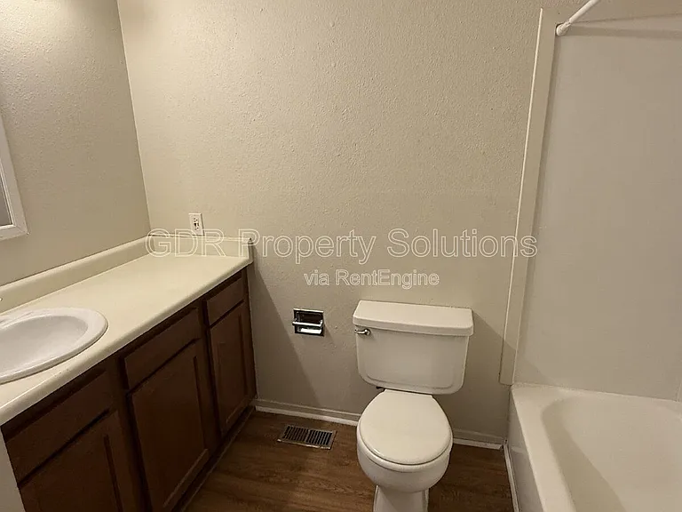 1928 Buena Vista Dr SE #B — Photo 11