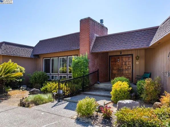 4511 Hillsborough Dr, Castro Valley, CA 94546