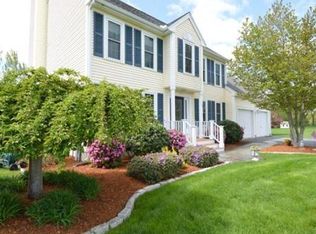 59 Naticook Ave, Litchfield, NH 03052