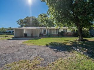 2229 S Main St, Cleburne, TX 76033