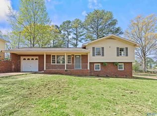 11402 Maplecrest Dr SE, Huntsville, AL 35803