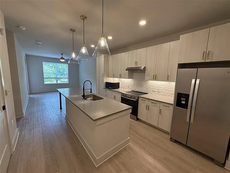 District on the Etowah Apartments — Photo 828