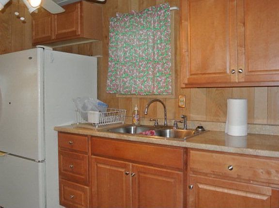 3rd image of 747 Marshall Johnson Ave S