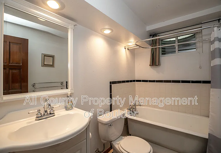 470 W Sutton Cir — Photo 21
