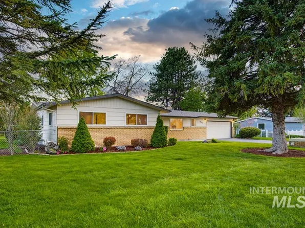 9625 W Halstead Dr, Boise, ID 83704