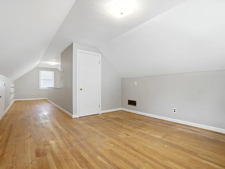 3267 Walmar Dr — Photo 14