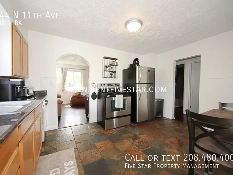 744 N 11th Ave — Photo 5