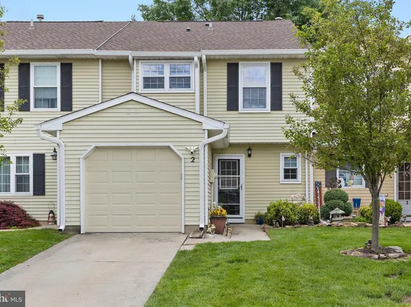 2 Gloucester Ct, Bordentown, NJ 08505