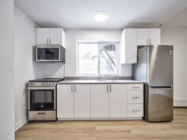1046 Bathurst St #1-Bedroom, Toronto, ON M5R 3G7
