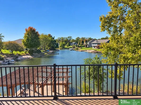 2713 Lakeview Cir, Plattsmouth, NE 68048