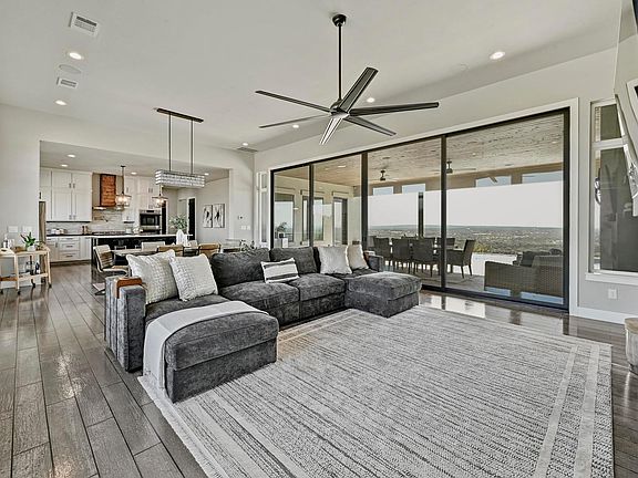 4th image of 220 Eagle Rdg