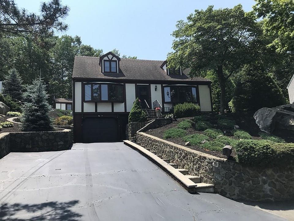 1st image of 25 Brentwood Dr