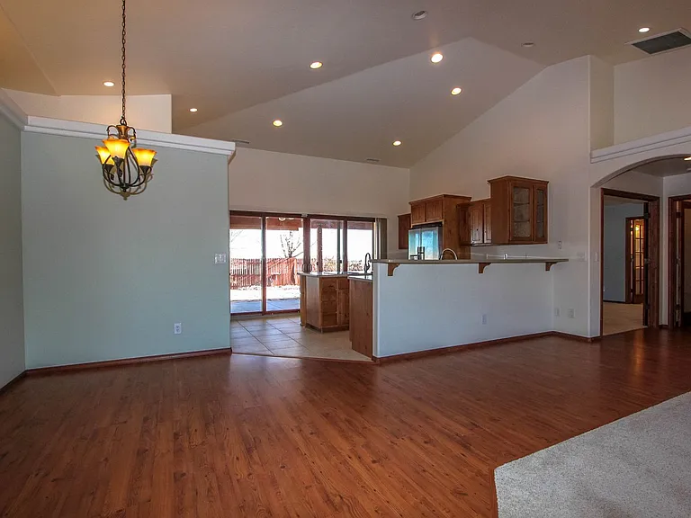 2765 N Yuma Dr — Photo 3