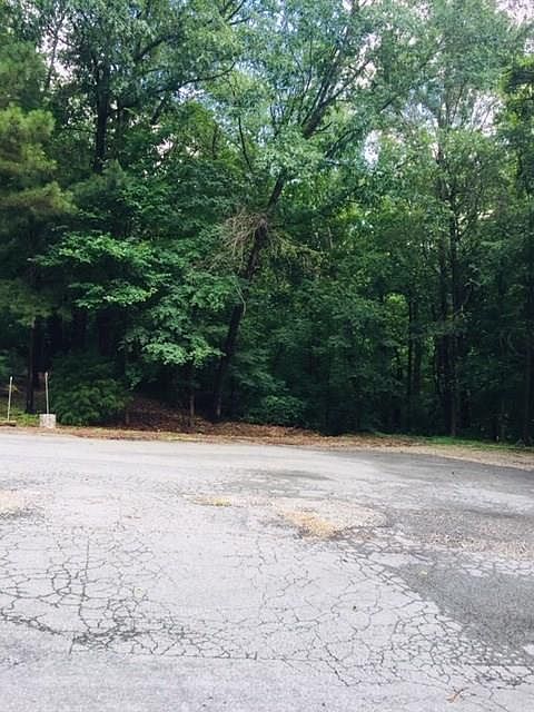 1st image of Dee Ln