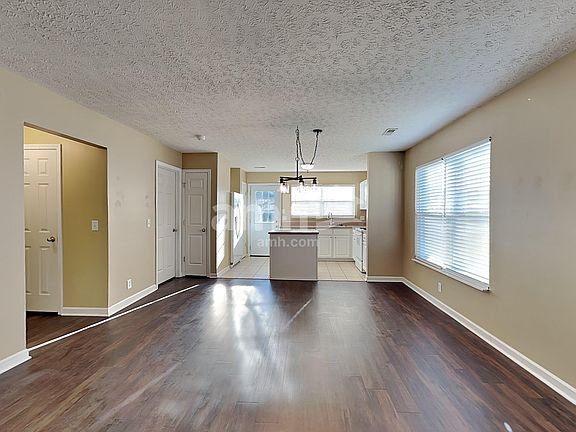 4th image of 1700 Stone Hollow Ct