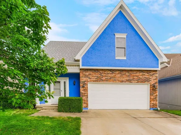 719 Redbud Dr, Paola, KS 66071