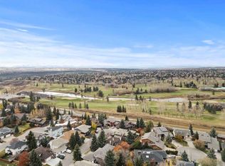 124 E Canterbury Dr SW, Calgary, AB T2W 2G1