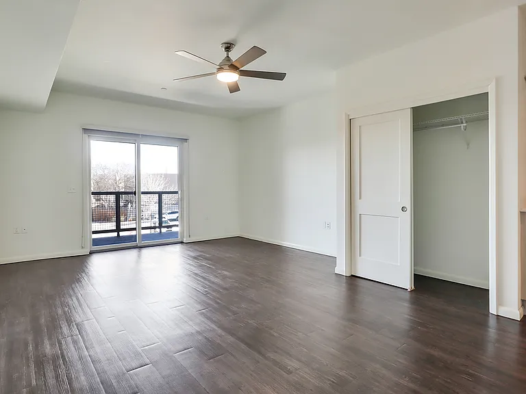 216 closet, 316 has same layout and finishes.