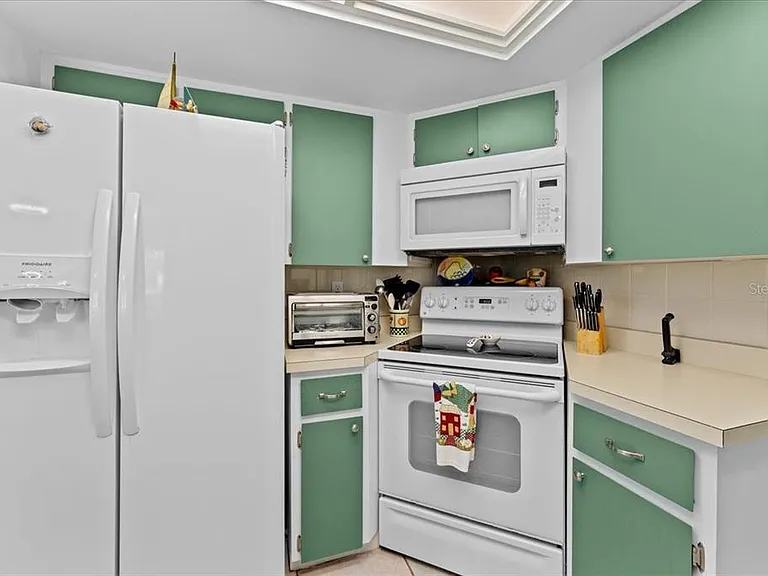 112 Gulf Blvd #A — Photo 8