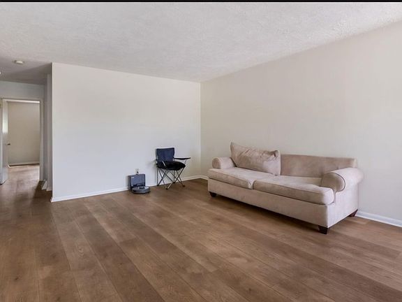 2nd image of 3119 Comly Rd APT B
