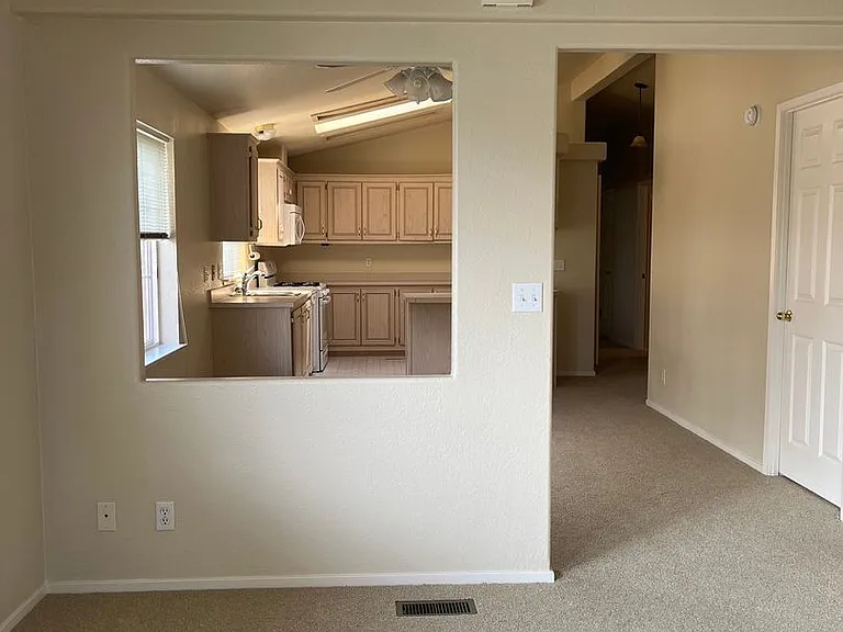 1237 Gambrel Dr — Photo 3