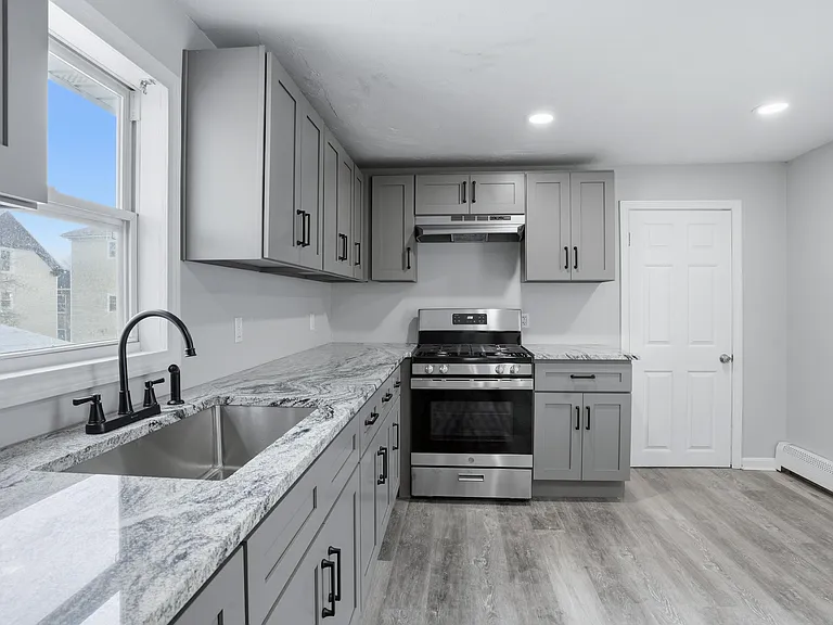 660 Public St #2 — Photo 8