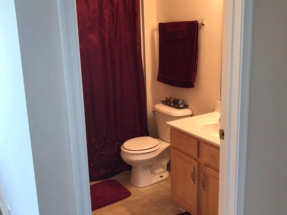 Bonus room/ basement full bath 