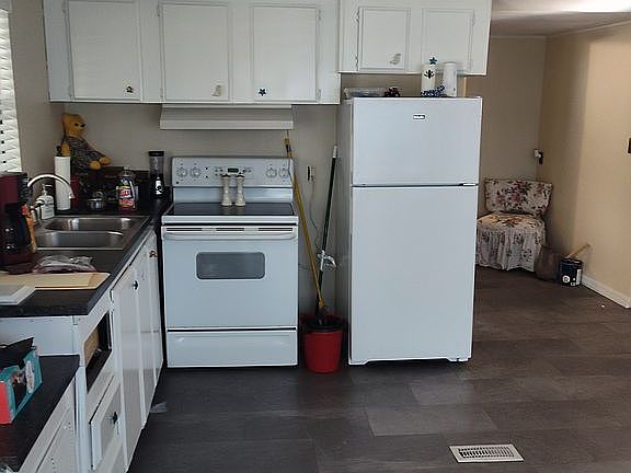 4th image of 9832 Jewel Ln