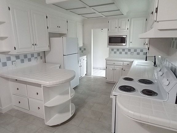 3rd image of 3342 El Capitan Ct