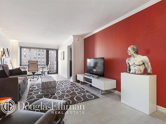 2nd image of 201 W 70th St APT 11E