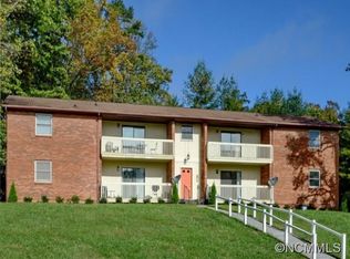 939 Brookside Camp Rd, Hendersonville, NC 28792