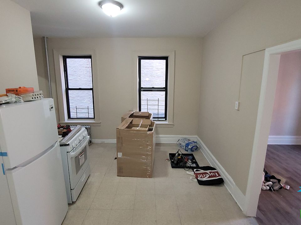 1st image of 622 E 187th St