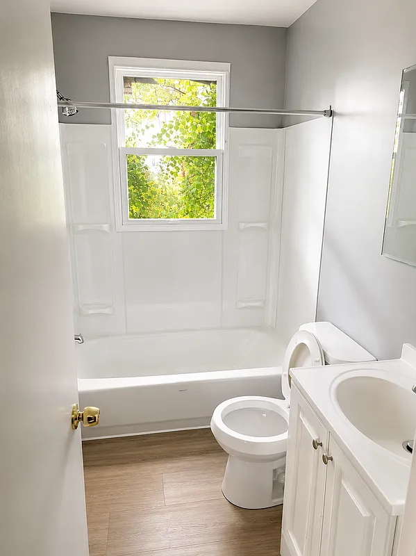 1 bed, 1.0 bath, $1,100 — Photo 2
