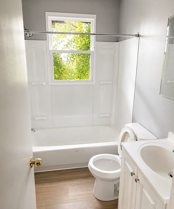 2nd image of 520 Hamilton St #5