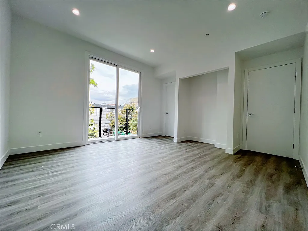 3 bed, 2.5 bath, 1520 sqft, $4,000 — Photo 4