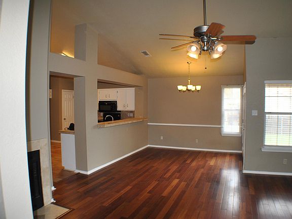 5th image of 4402 Winterberry Ln