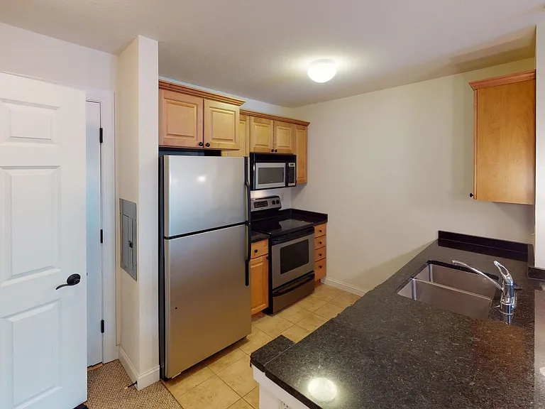 Delafield Lakes Apartments — Photo 42