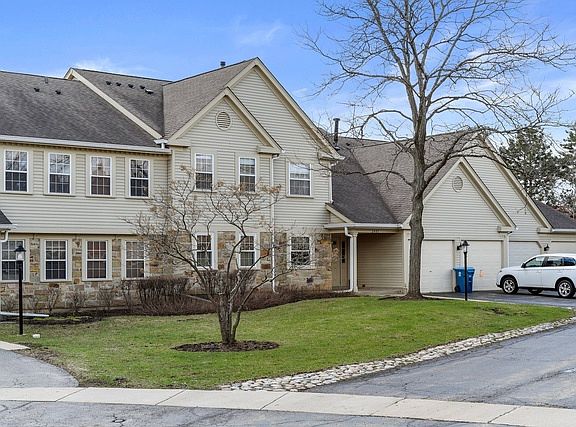 5th image of 2403 Mallow Ct Unit V2