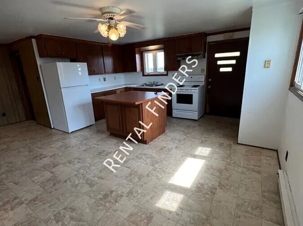 664 N State St, Chilton, WI 53014