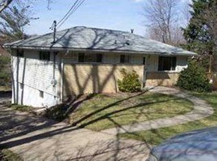 132 Manor Dr, Valencia, PA 16059