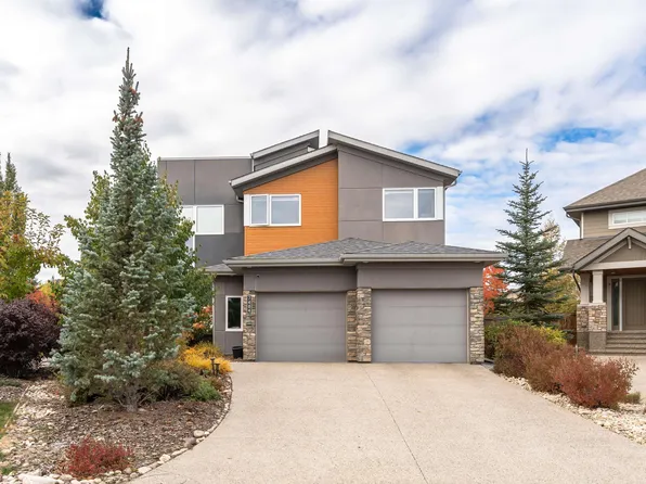 7404 May Cmn NW, Edmonton, AB T6R 0V3