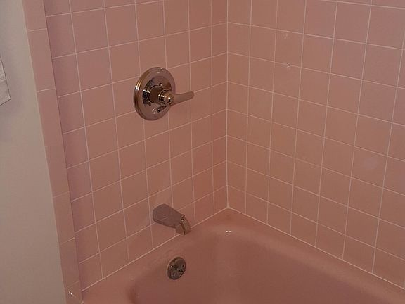 2nd image of 111 Bay 13th St #1