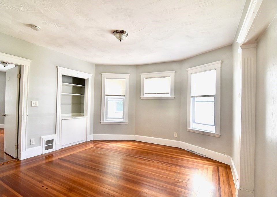 1st image of 42 Colonial Ave #2