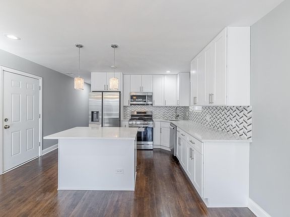 2nd image of 3030 W Washington Blvd #3