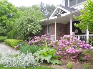 144 Shagbark Dr, Rochester Hills, MI 48309