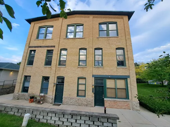 618 Congdon Ave, Elgin, IL 60120