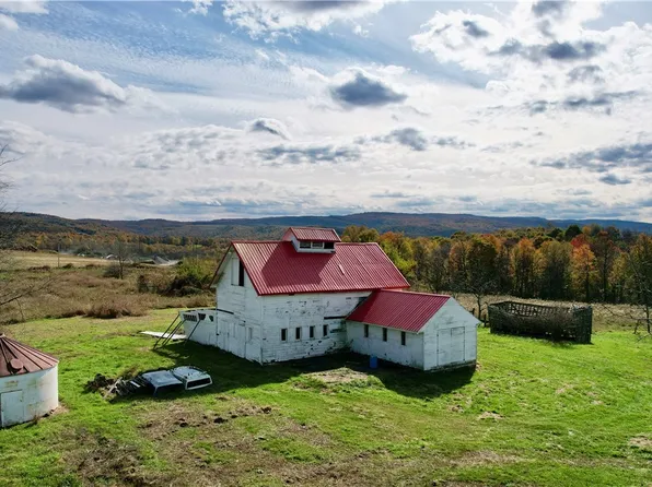 135 Friendship Ln, Dunbar, PA 15431